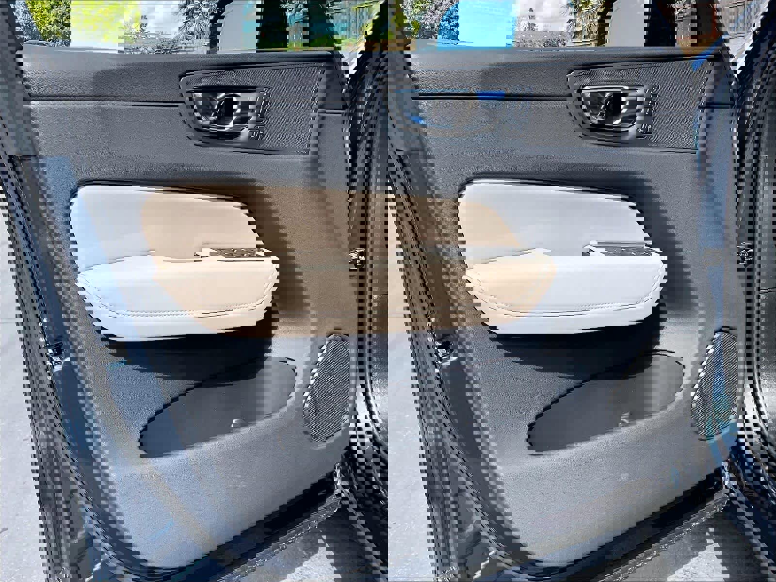 New 2026 Volvo XC60 B5 Plus w/ Climate Package image 24