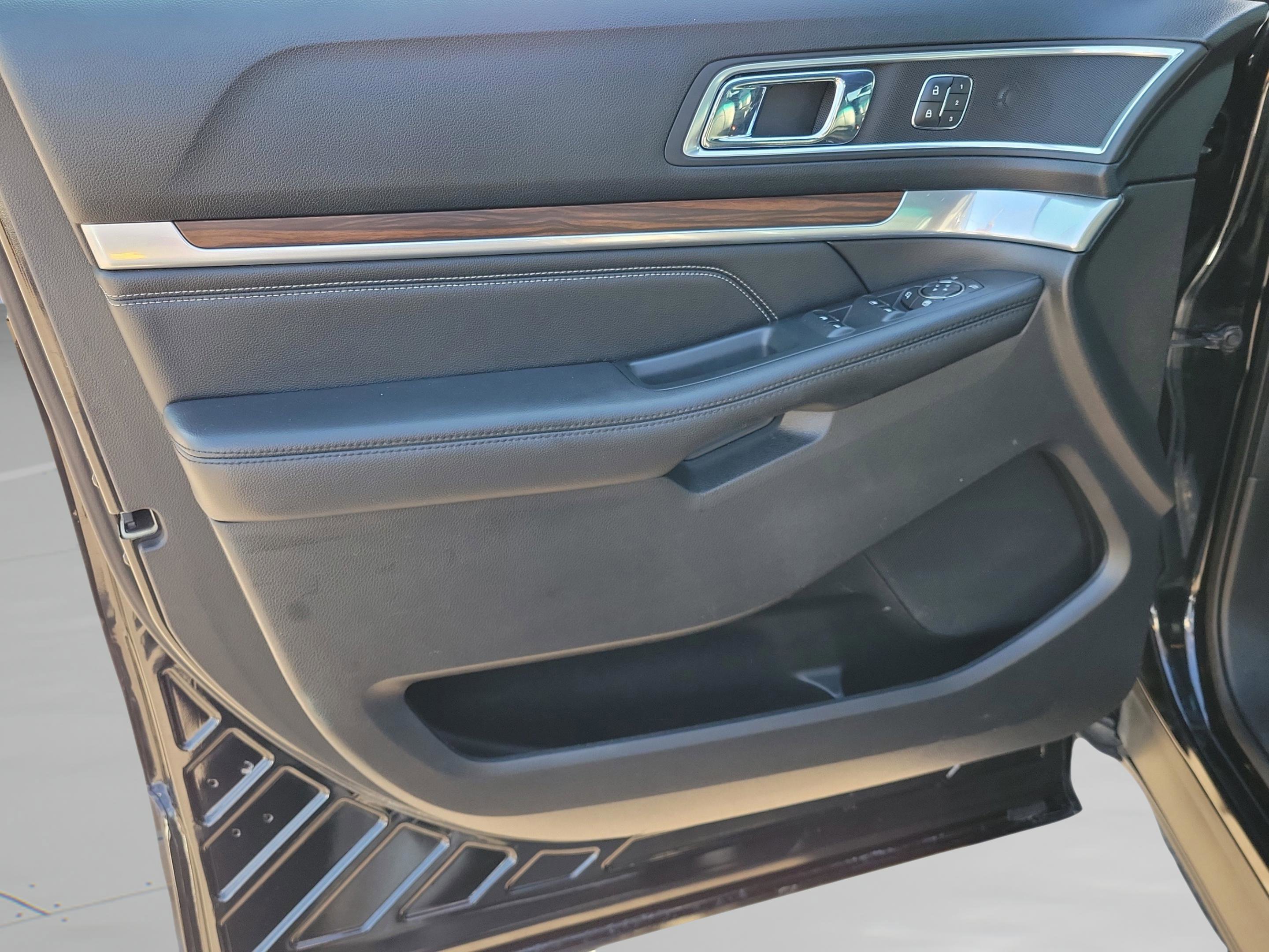 Used 2016 Ford Explorer Limited w/ Equipment Group 301A image 35