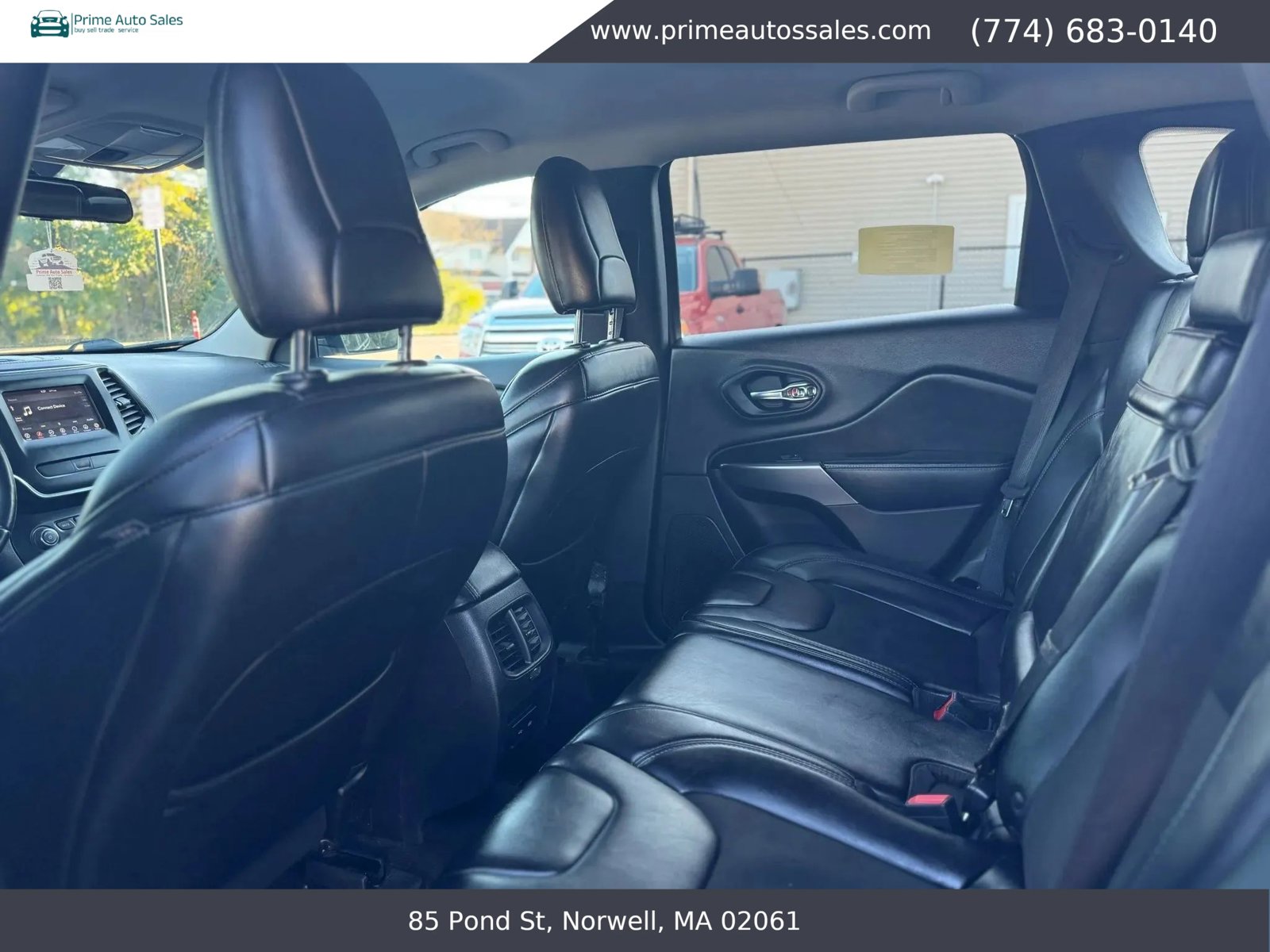 Used 2019 Jeep Cherokee Latitude Plus AWD/4WD image 23
