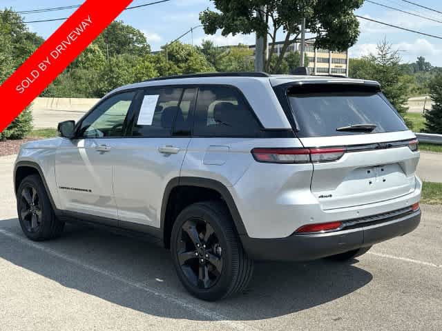 Used 2023 Jeep Grand Cherokee Altitude AWD/4WD image 30
