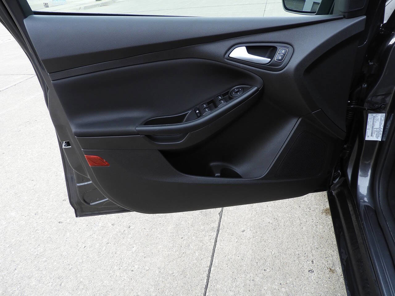 Used 2017 Ford Focus SE image 16