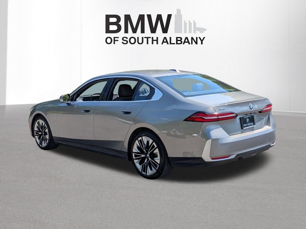 Used 2024 BMW 530i xDrive w/ Premium Package AWD/4WD image 6