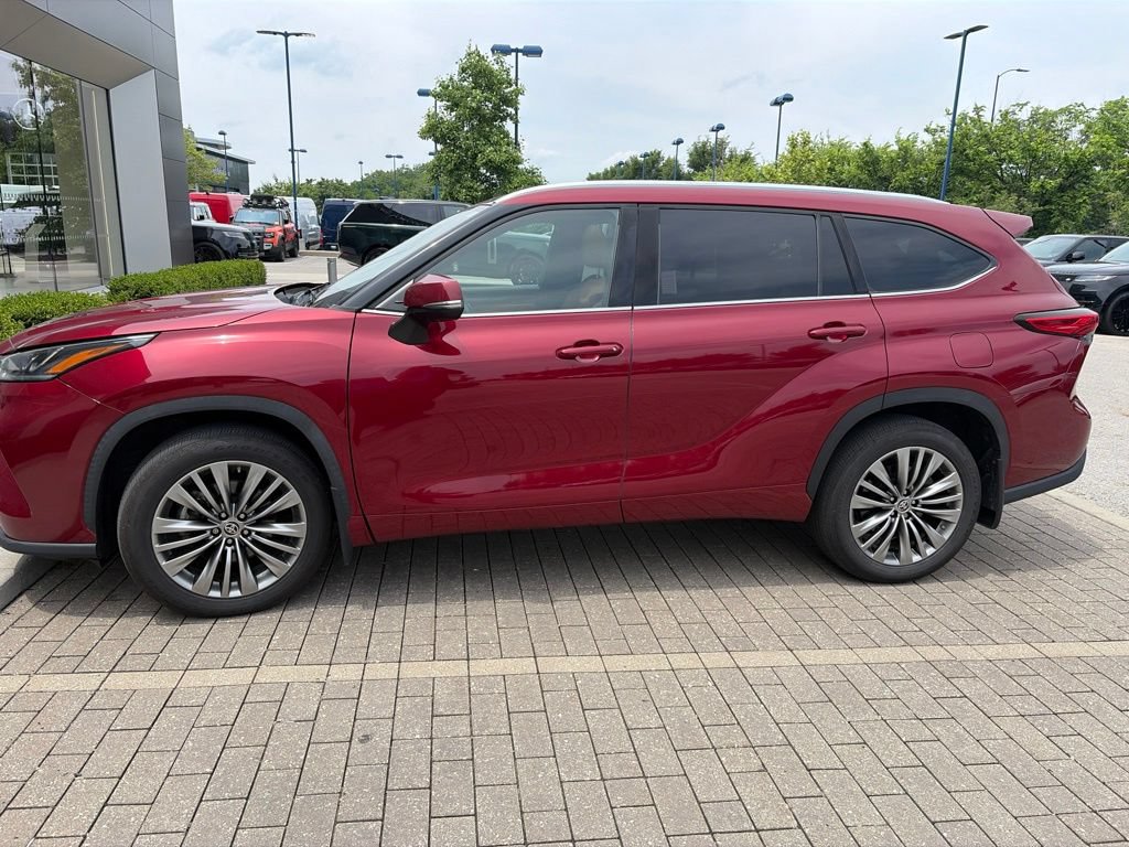 Used 2020 Toyota Highlander Platinum AWD/4WD image 8