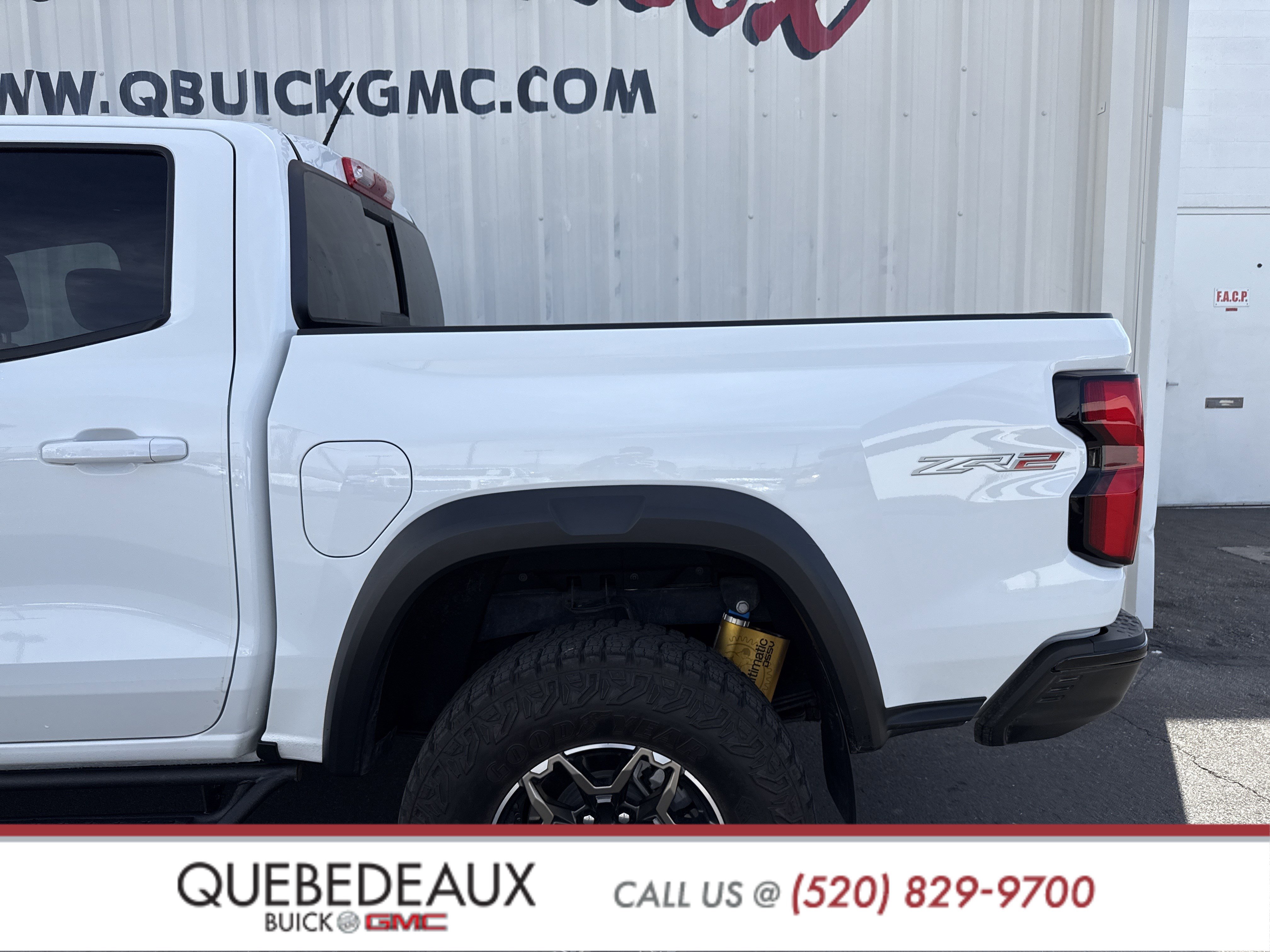 Used 2024 Chevrolet Colorado ZR2 w/ Technology Package image 2