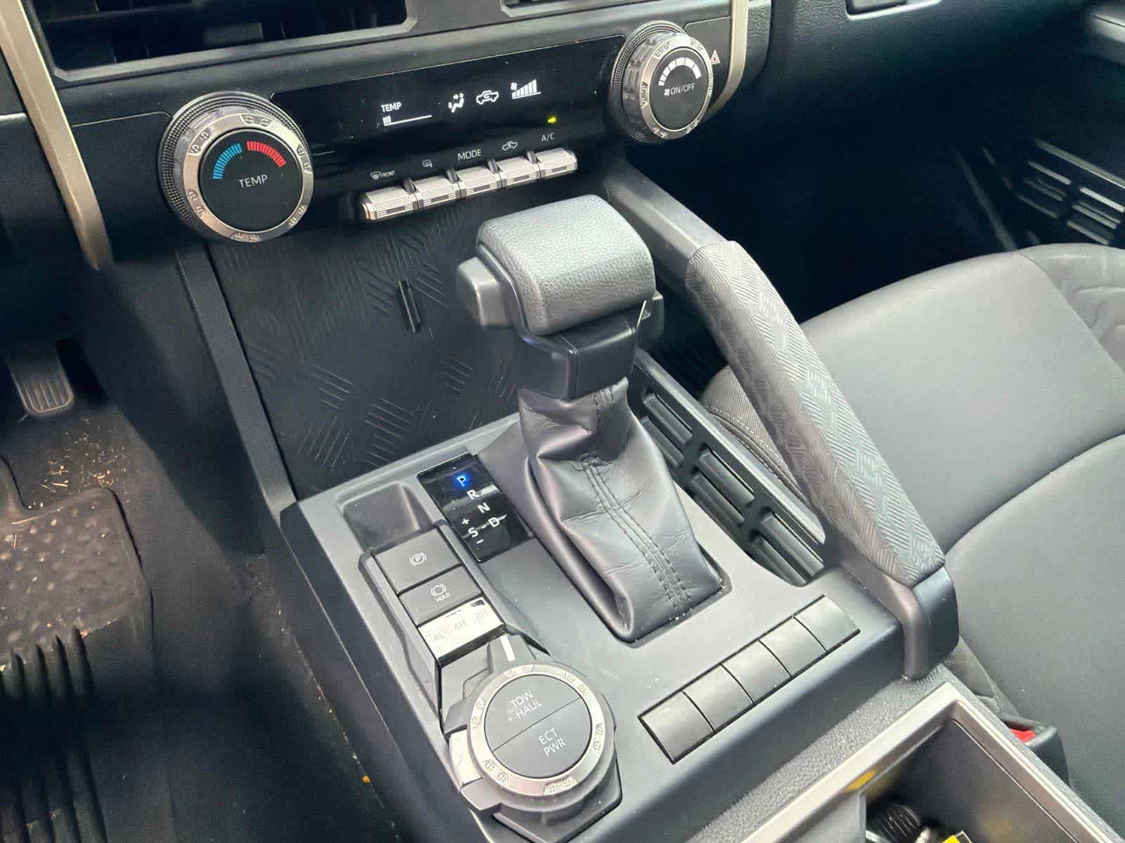 Used 2024 Toyota Tacoma SR5 AWD/4WD image 23