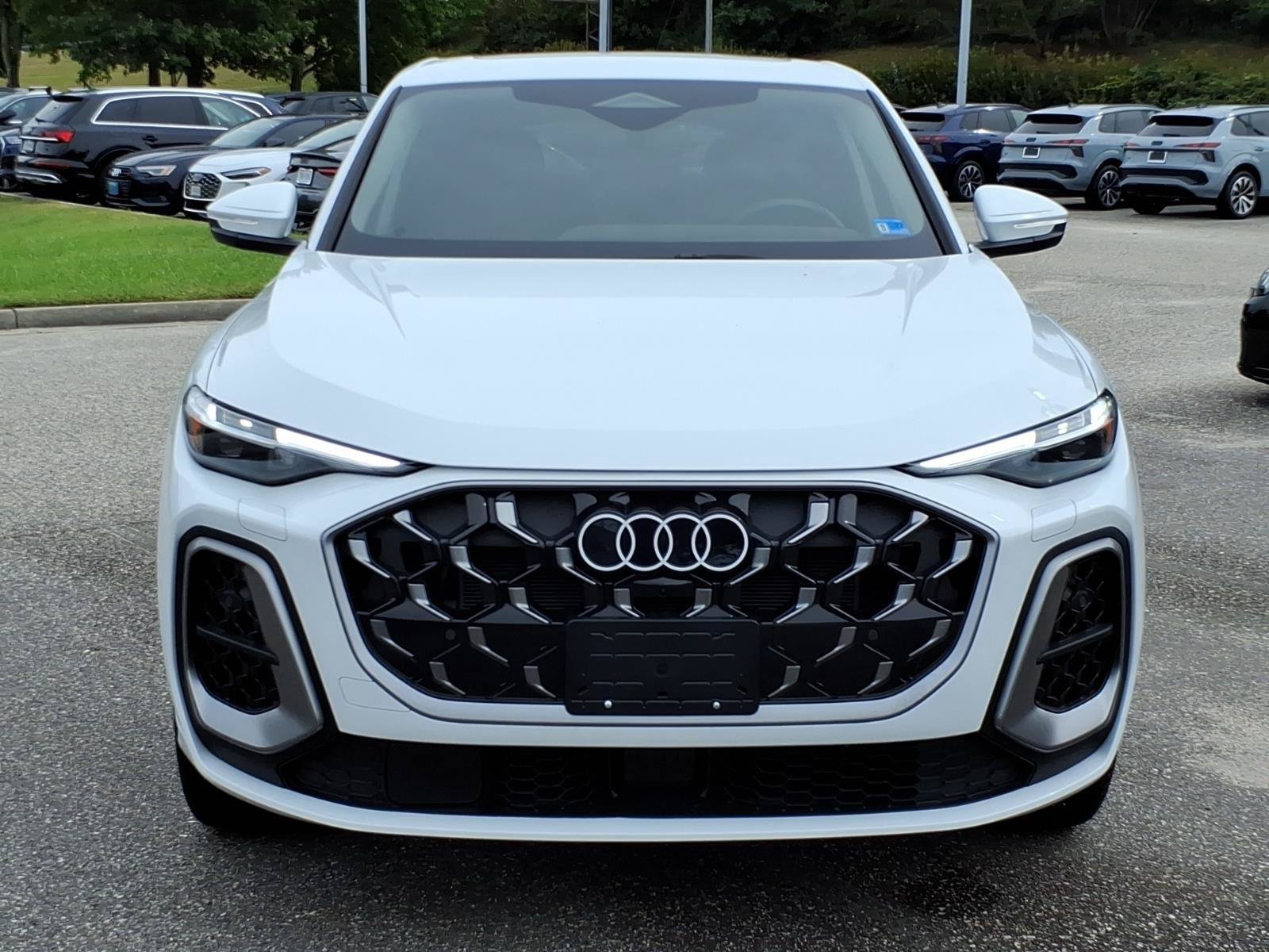Used 2025 Audi Q5 Premium Plus AWD/4WD image 2