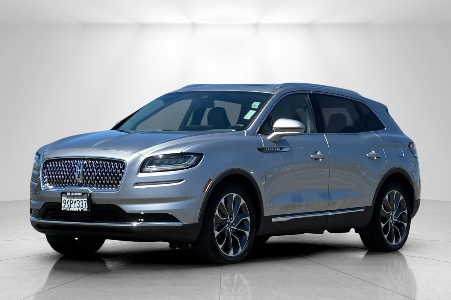 Used 2023 Lincoln Nautilus Reserve w/ Luxury Package FWD image 7