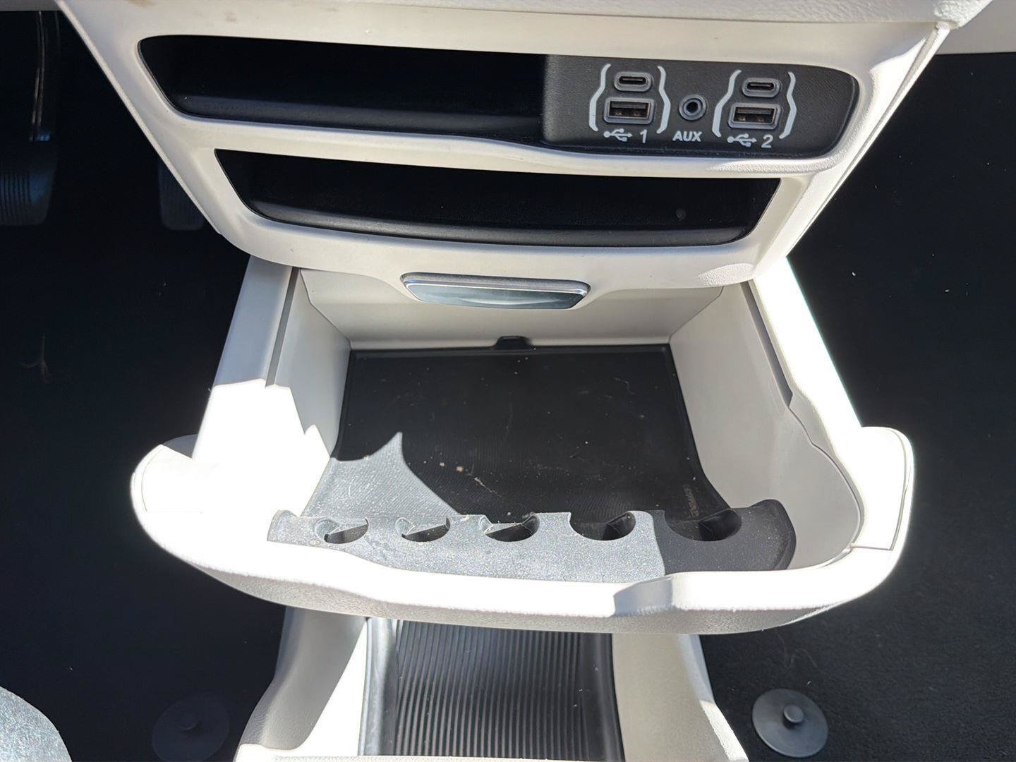 Used 2023 Chrysler Voyager LX FWD image 19