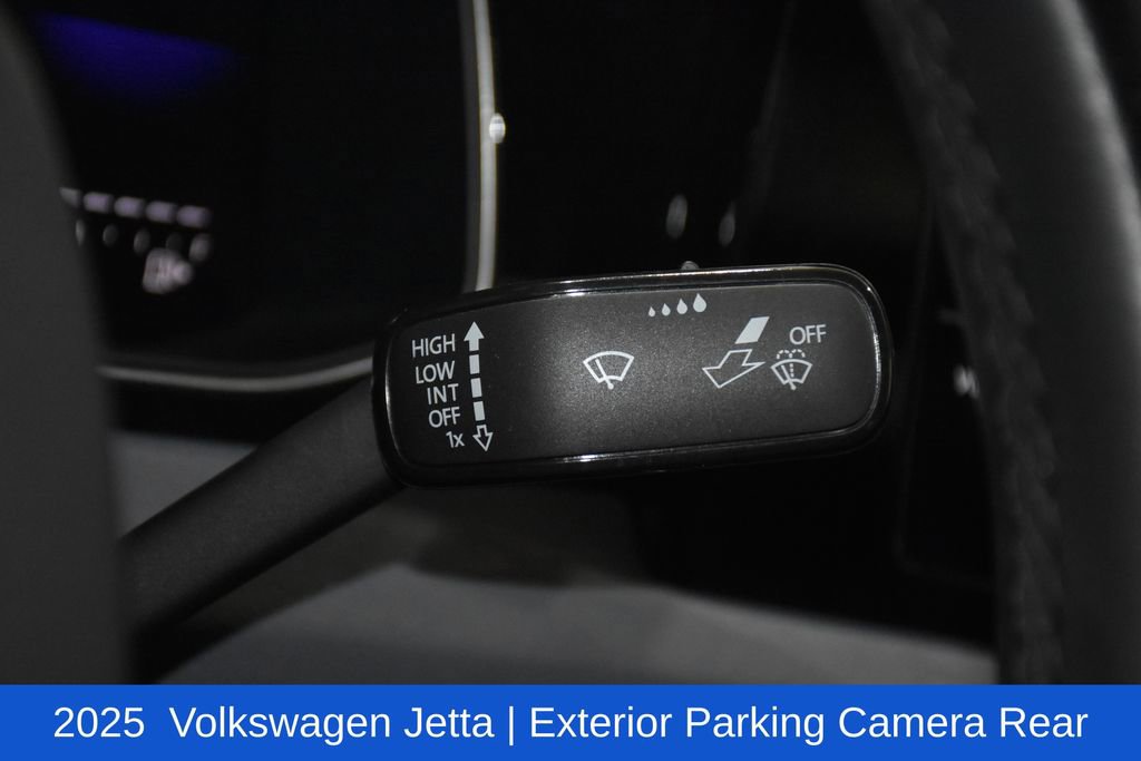 Used 2025 Volkswagen Jetta SE image 12