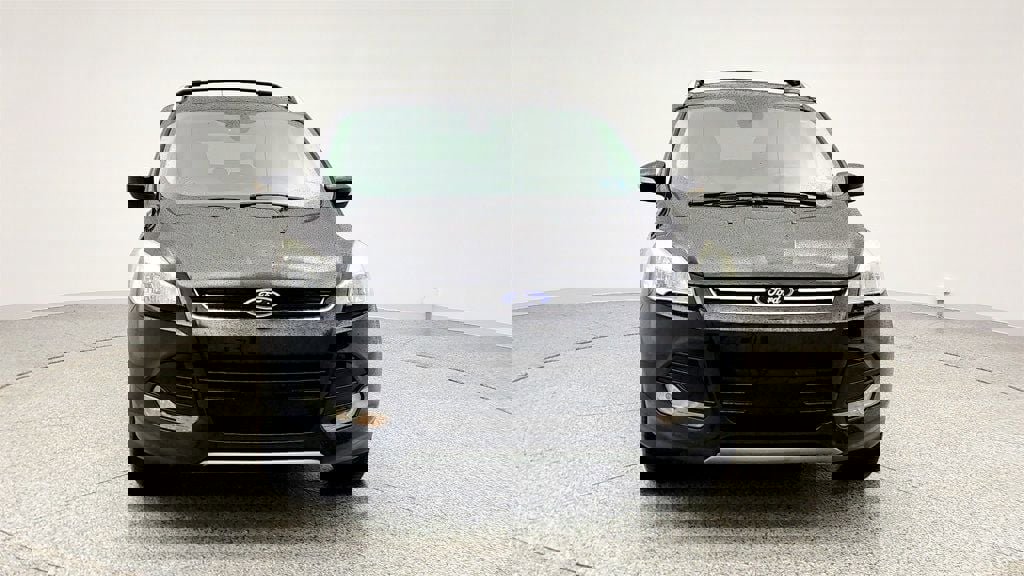 Used 2016 Ford Escape Titanium image 2