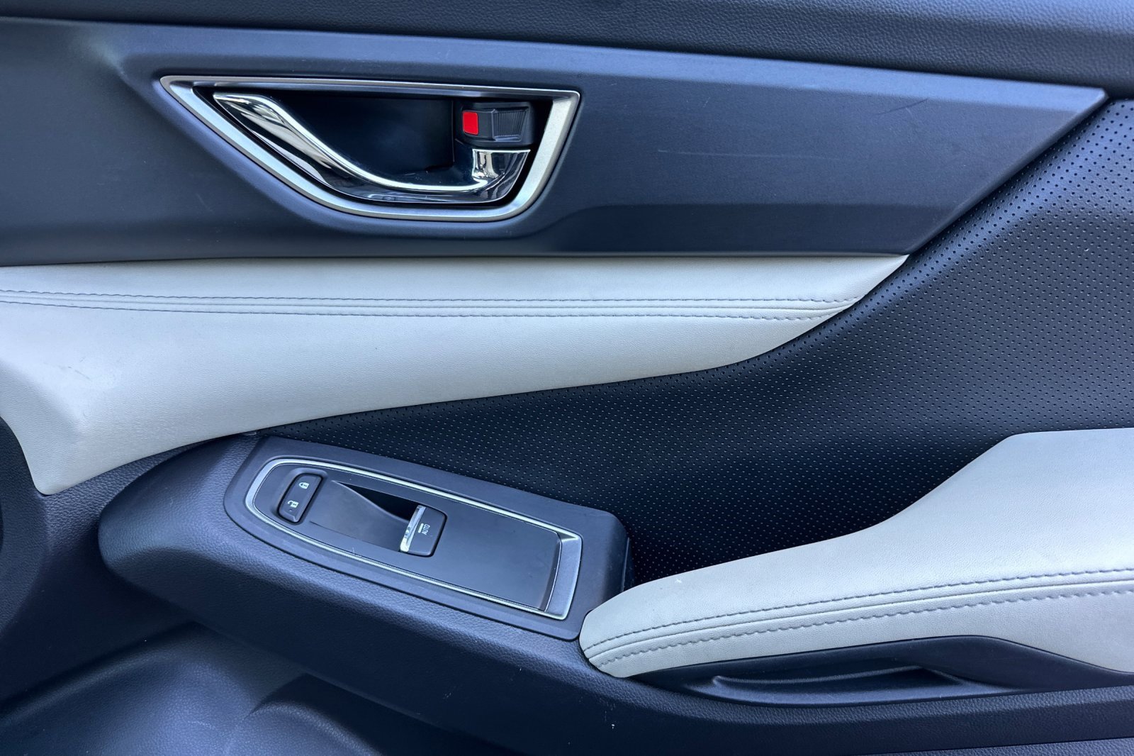 Used 2024 Subaru Ascent Limited image 21