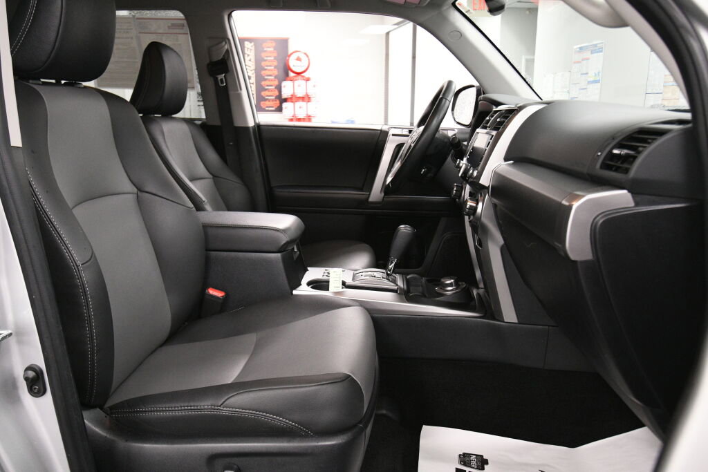 Certified 2024 Toyota 4Runner SR5 Premium image 25
