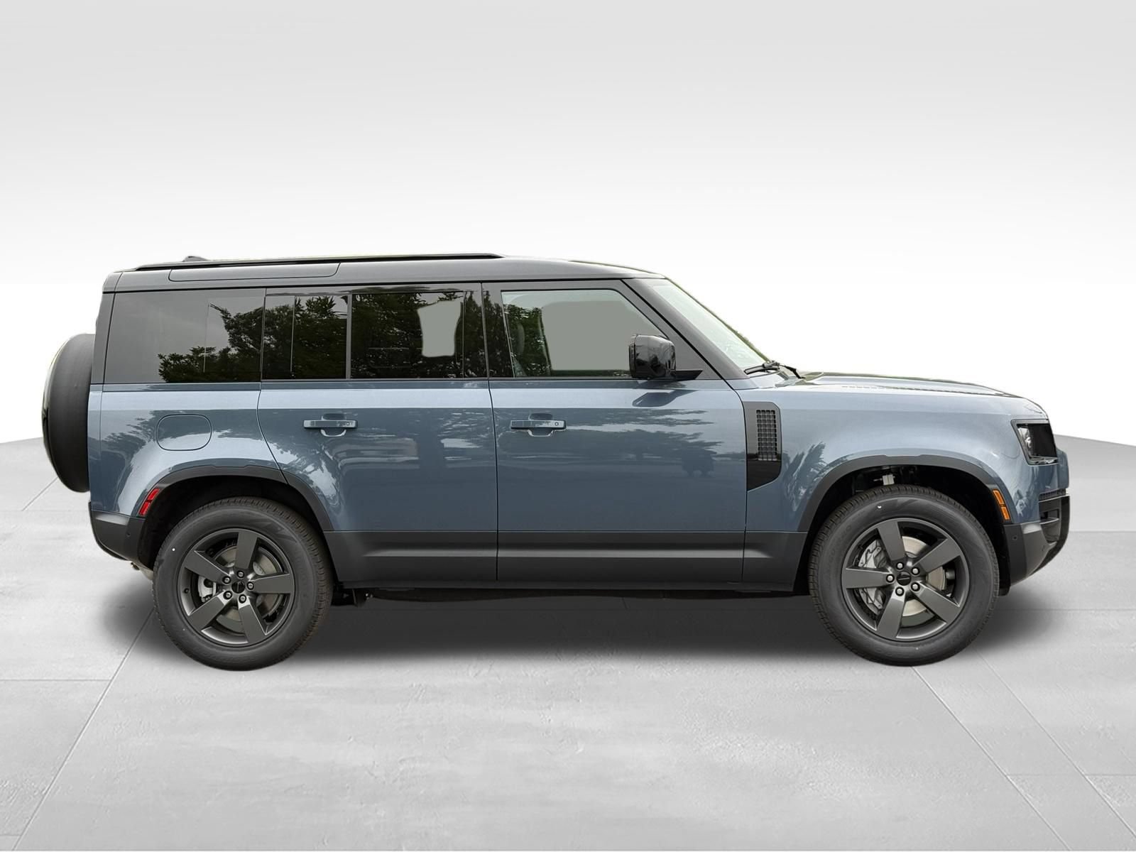 New 2026 Land Rover Defender 110 S AWD/4WD image 7