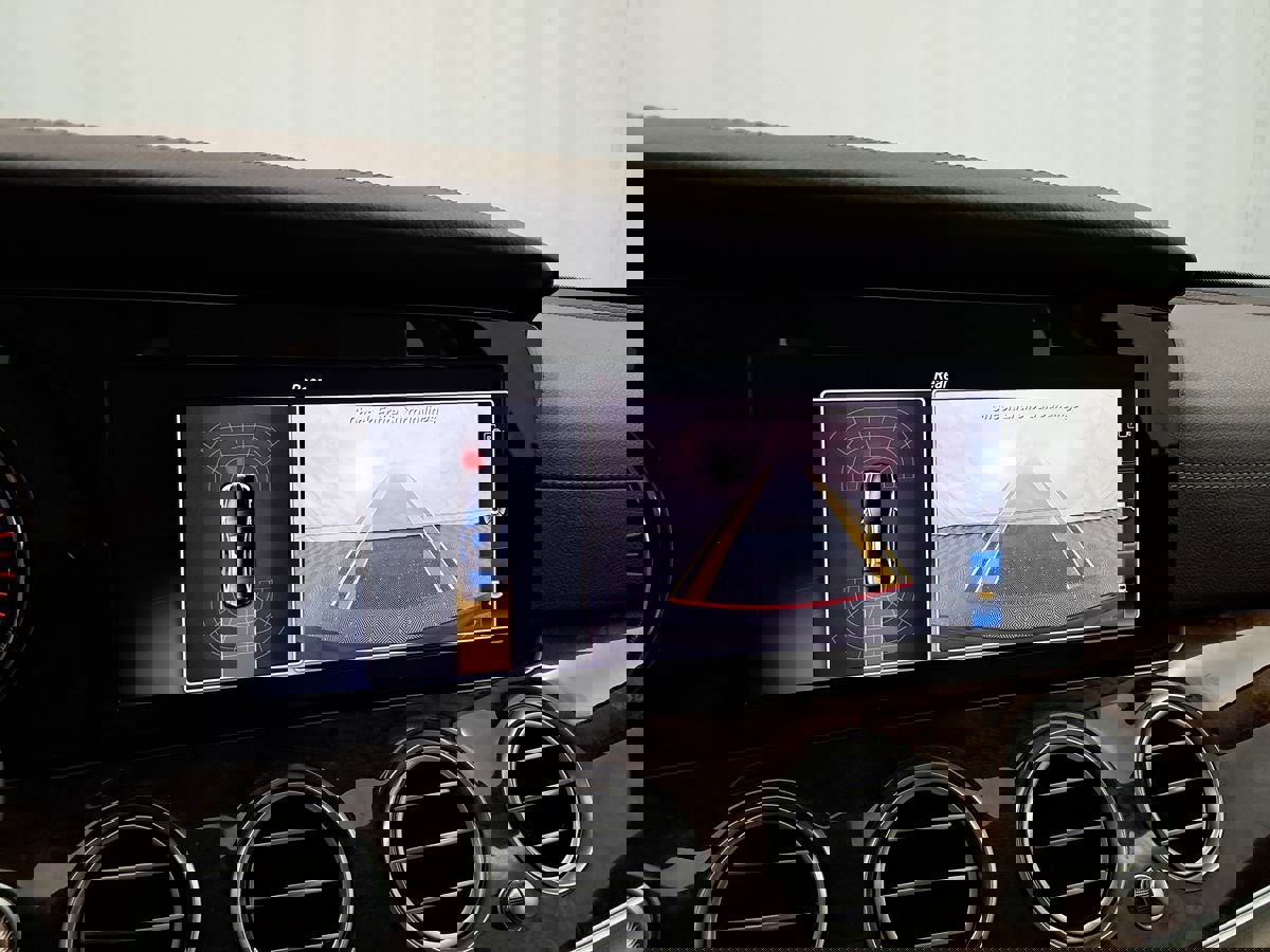 Used 2018 Mercedes-Benz E 300 4MATIC image 28