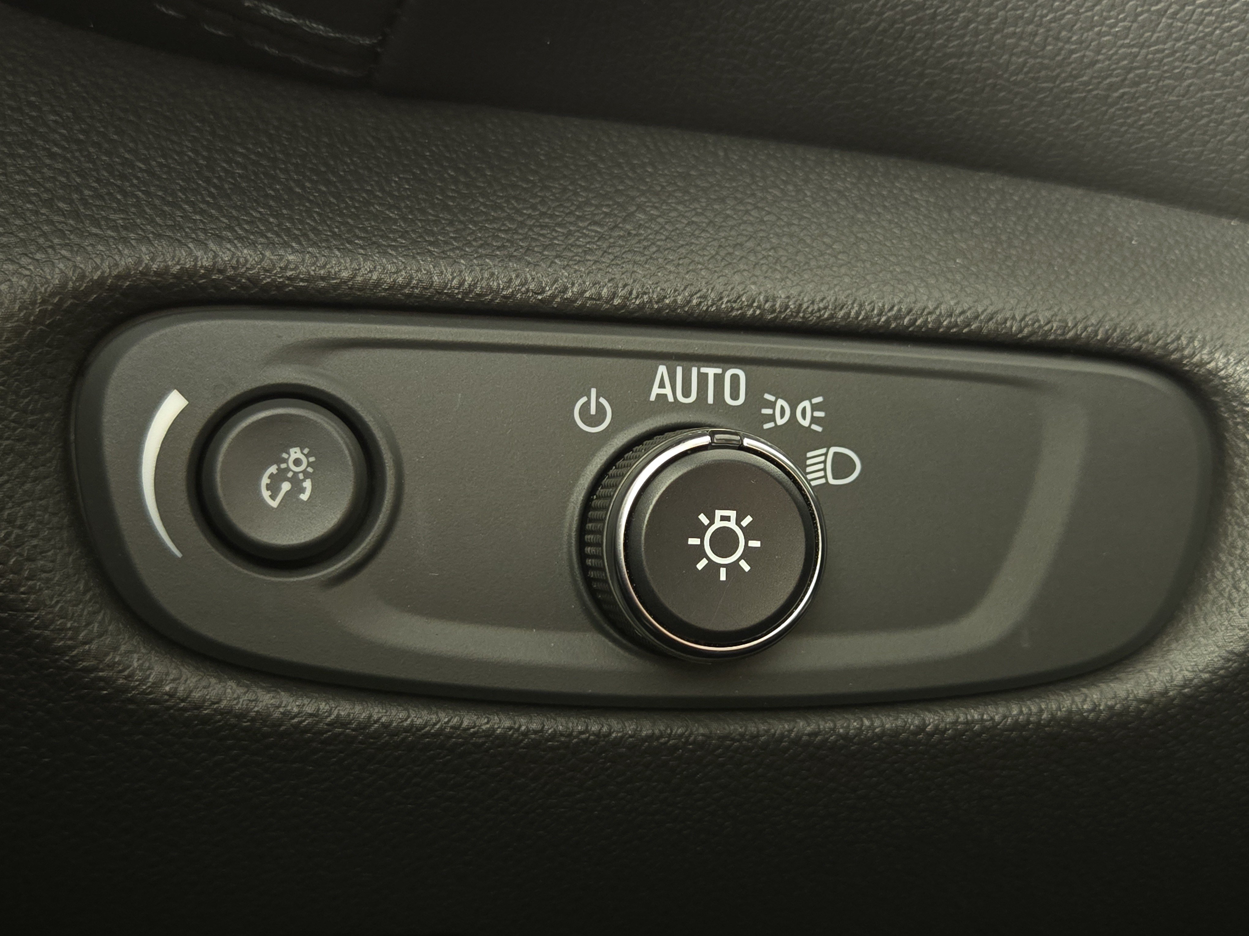 Certified 2022 Chevrolet Blazer LT FWD image 24