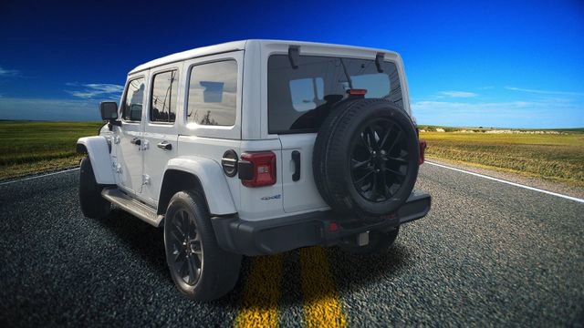 Certified 2022 Jeep Wrangler Unlimited Sahara w/ Cold Weather Group image 28