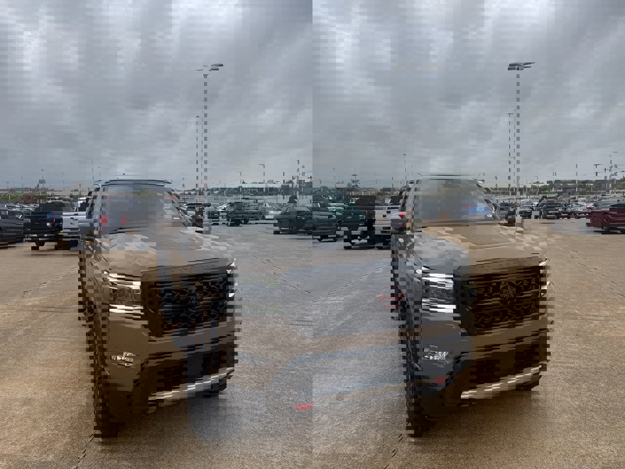 Used 2023 Nissan Frontier Pro-X w/ Technology Package image 2