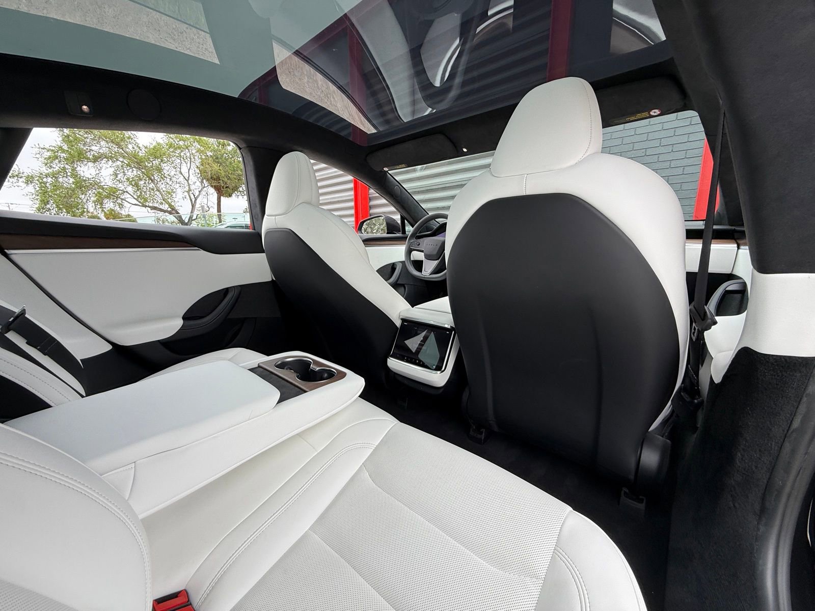 Used 2024 Tesla Model S image 19