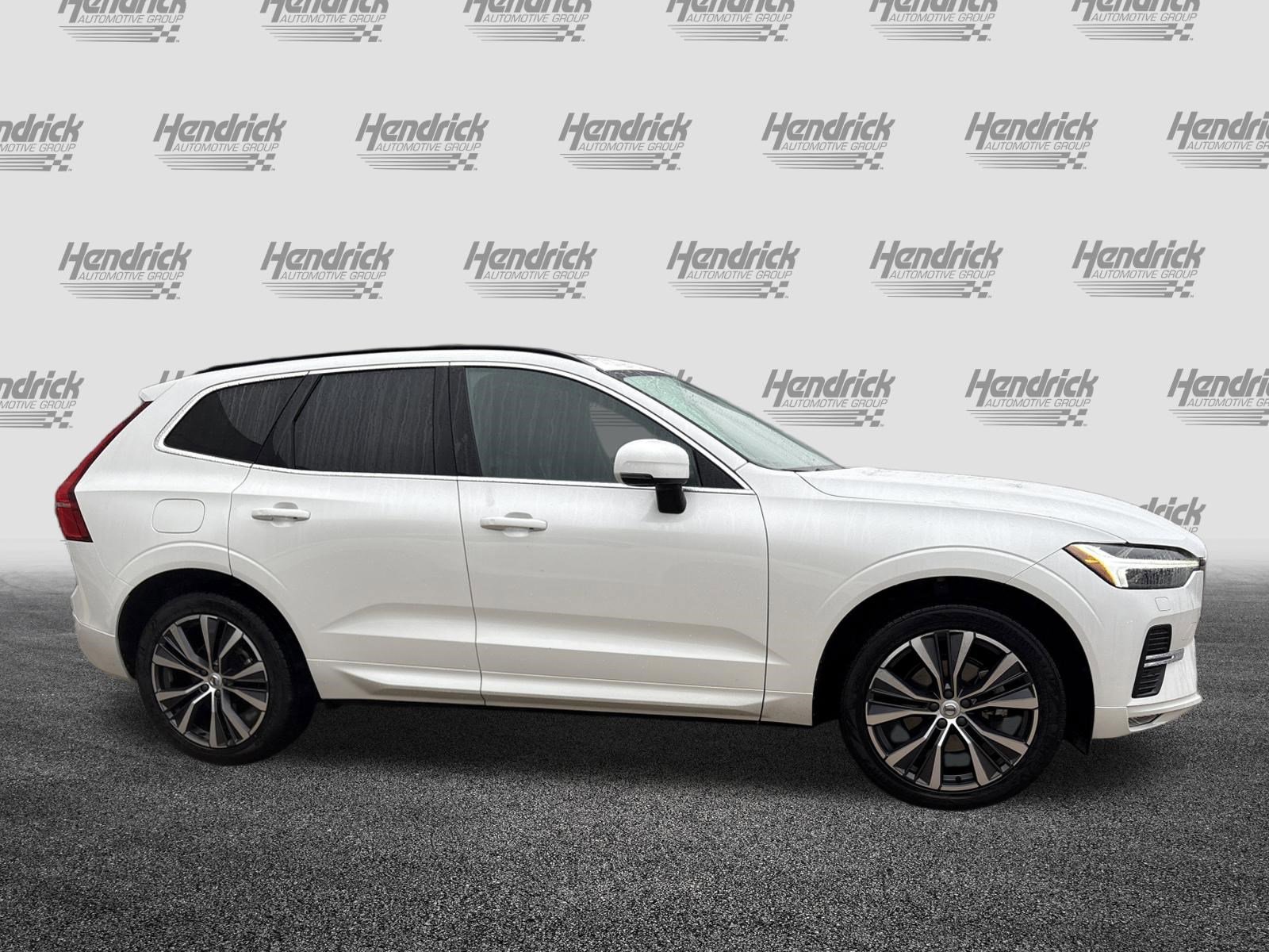 Used 2022 Volvo XC60 B5 Momentum w/ Climate Package image 10
