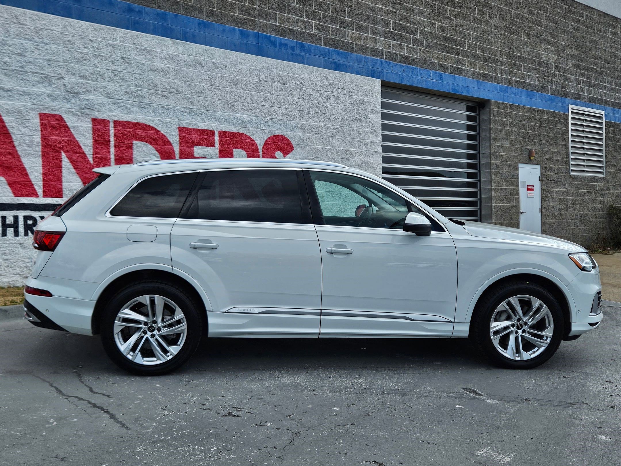 Used 2022 Audi Q7 Premium Plus image 8