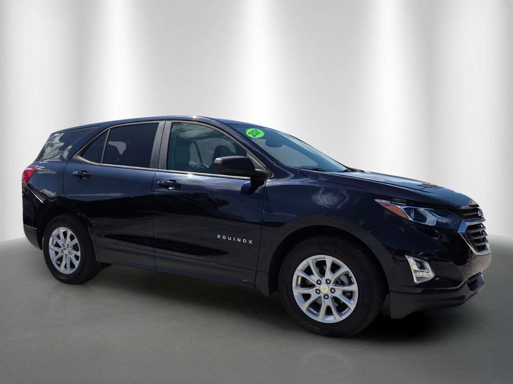 Used 2021 Chevrolet Equinox LS w/ LS Convenience Package FWD image 2