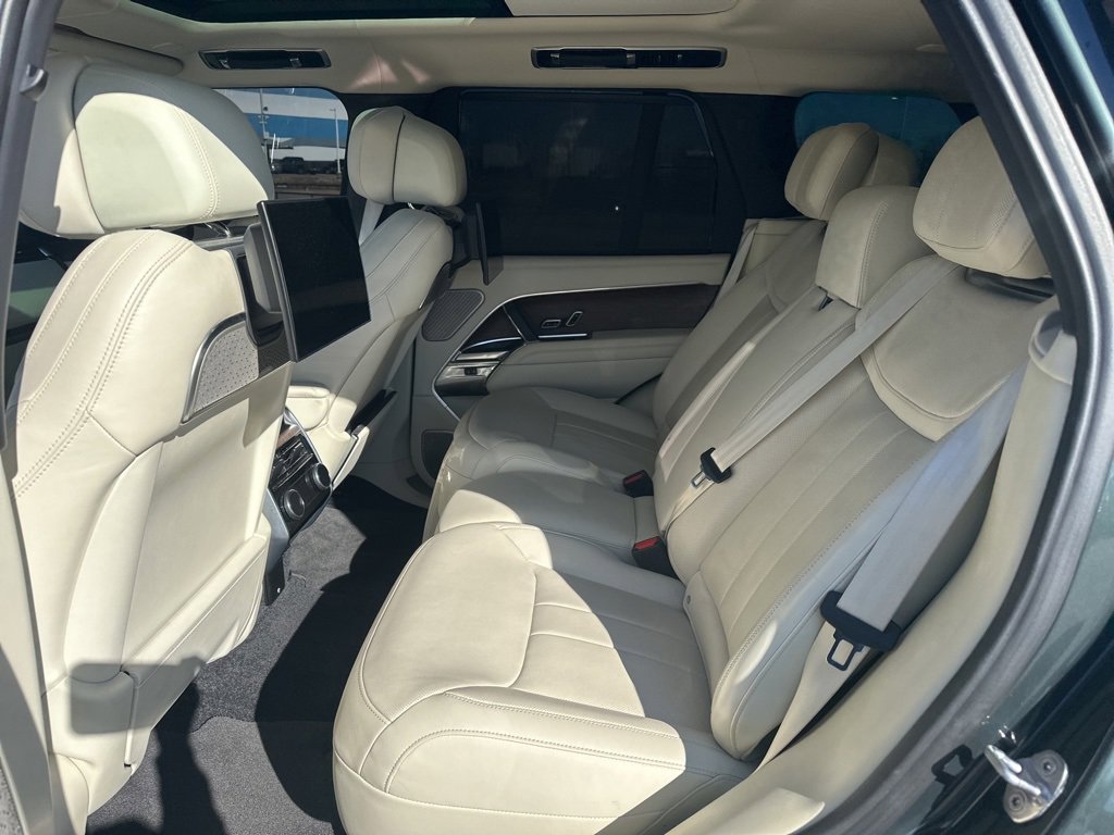 Used 2023 Land Rover Range Rover Autobiography image 10