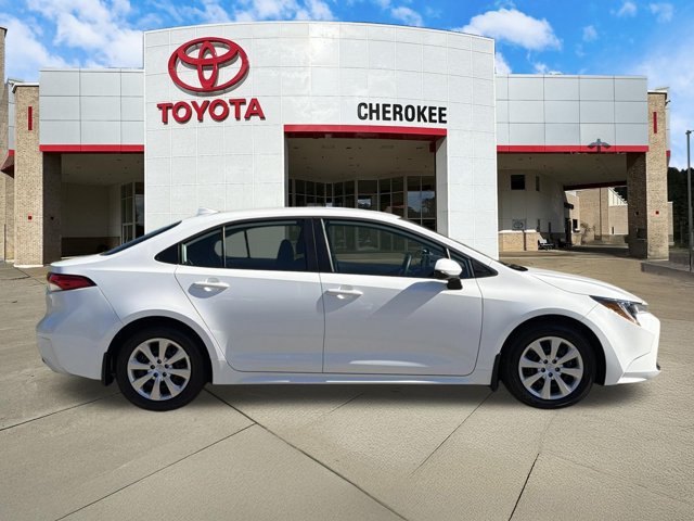 Used 2026 Toyota Corolla LE FWD image 4
