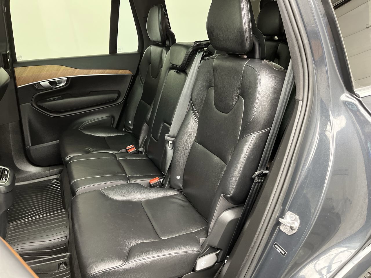 Used 2022 Volvo XC90 T6 Momentum w/ Advanced Package AWD/4WD image 14