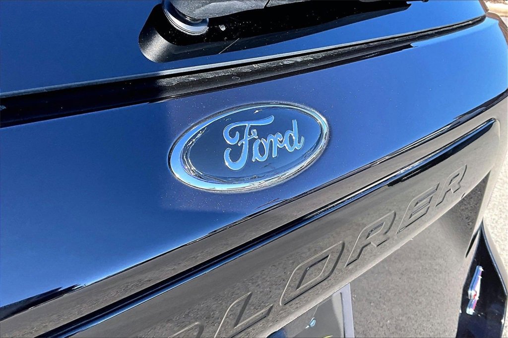 Certified 2020 Ford Explorer ST w/ Premium Technology Package image 32