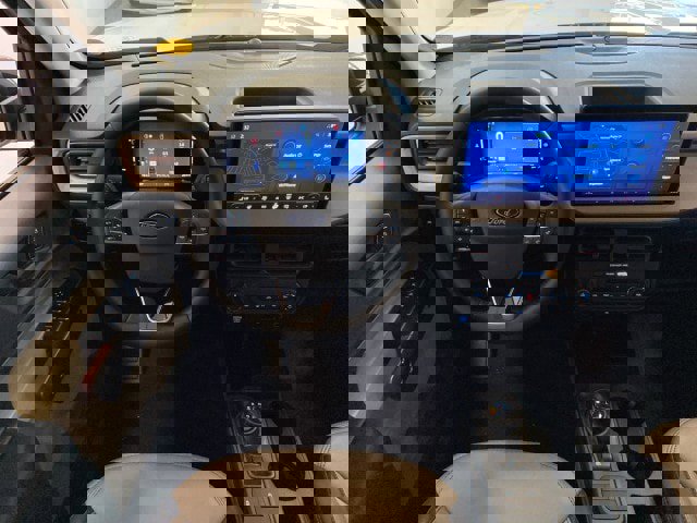 New 2025 Ford Maverick Lariat w/ 4K Tow Package image 11