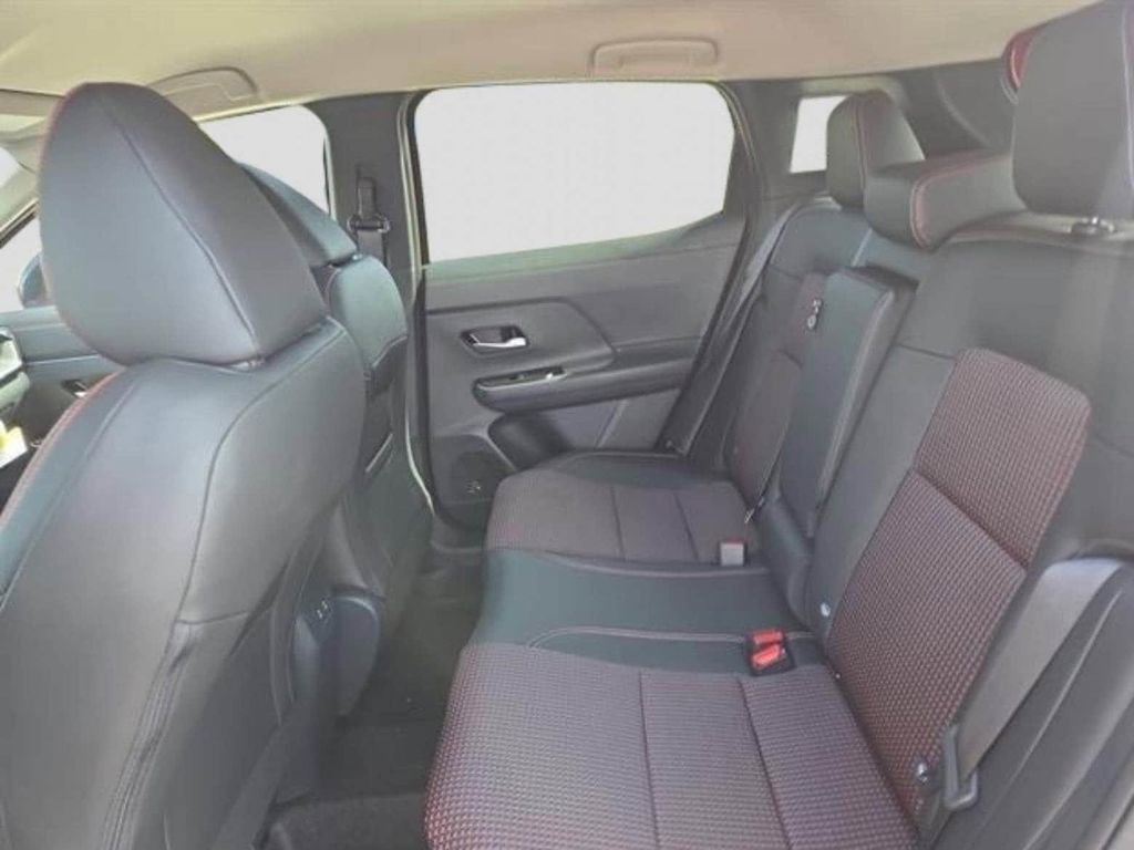 New 2026 Nissan Kicks SR w/ Cold Weather Package image 15