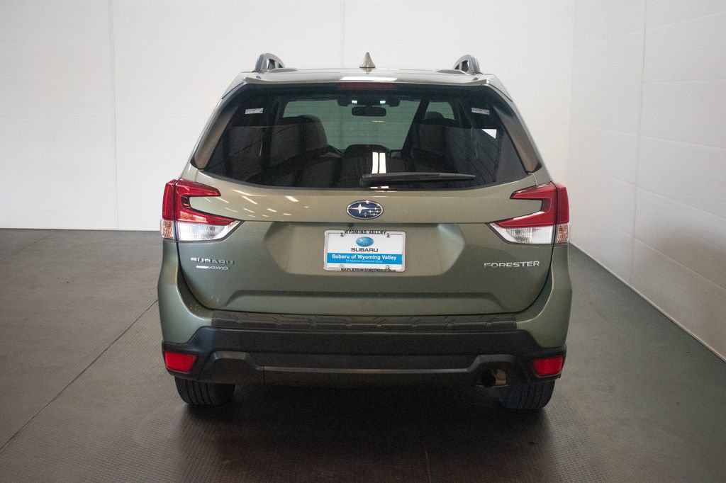 Used 2021 Subaru Forester Premium AWD/4WD image 5