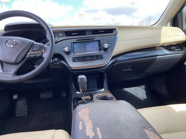 Used 2017 Toyota Avalon Touring image 14