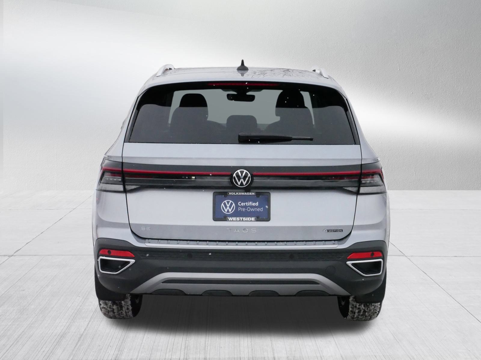 Certified 2025 Volkswagen Taos SE image 6