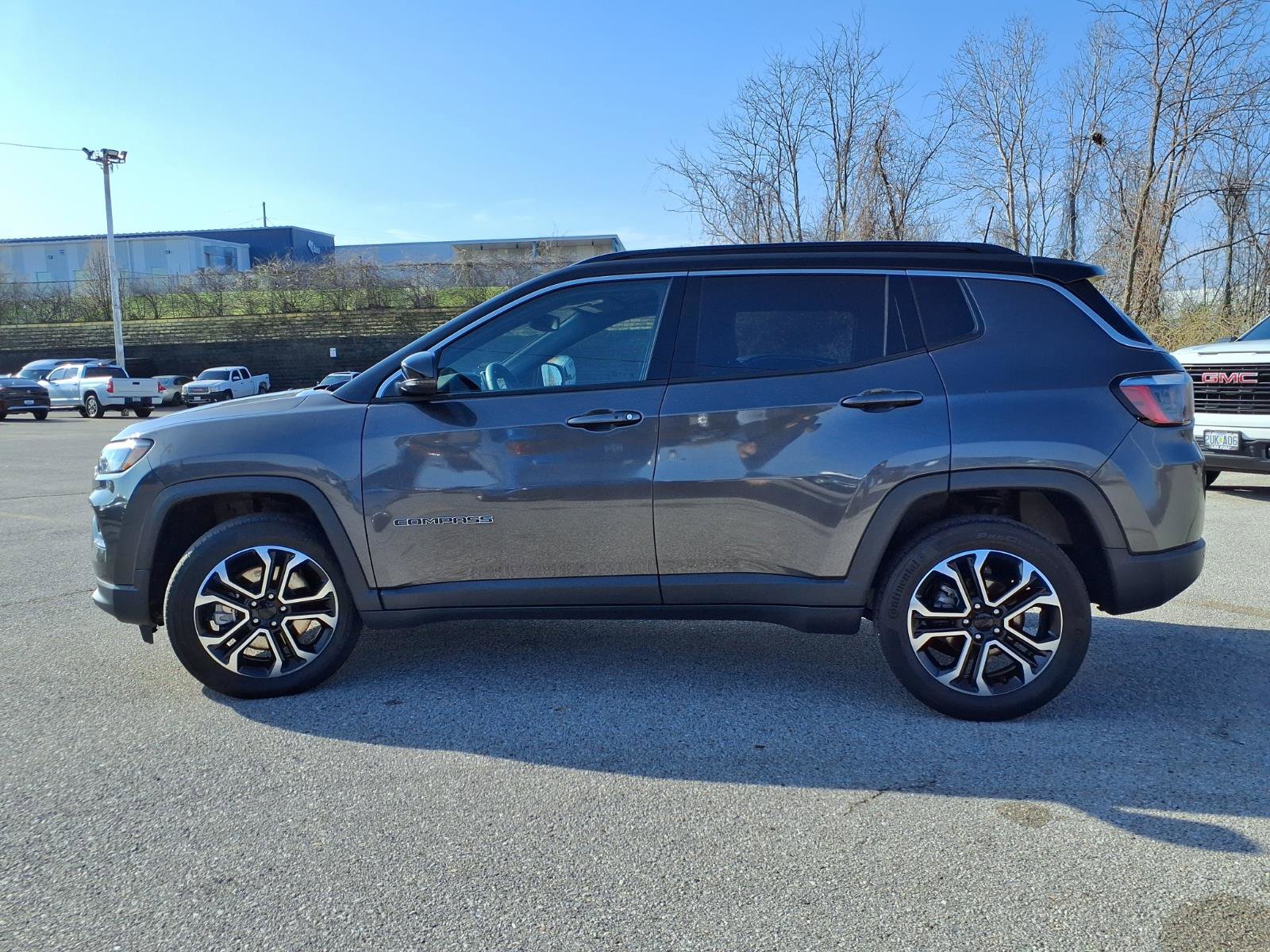 Used 2023 Jeep Compass Limited image 35