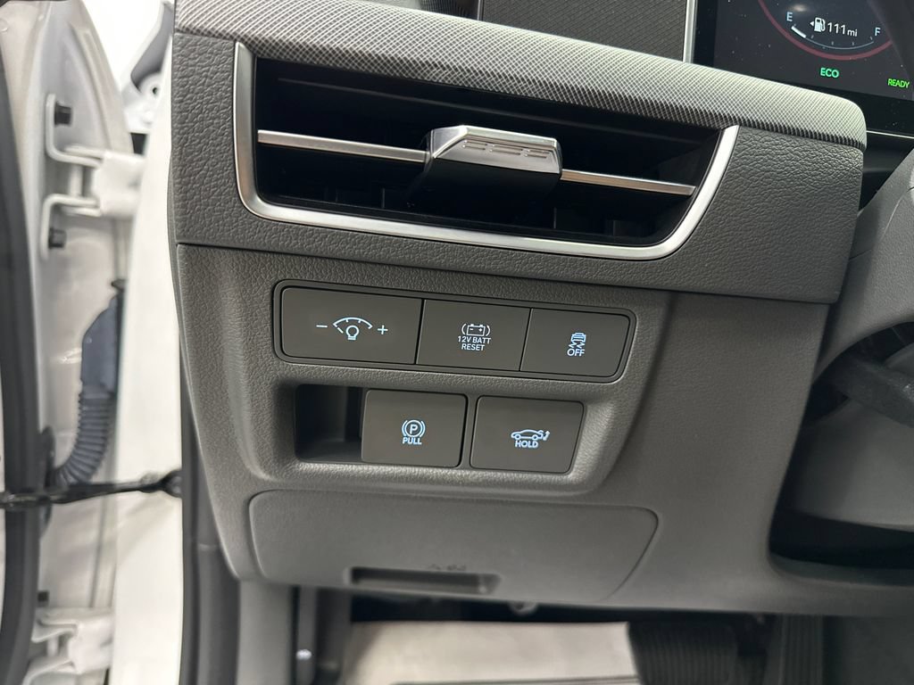 Used 2025 Hyundai Sonata Limited FWD image 33