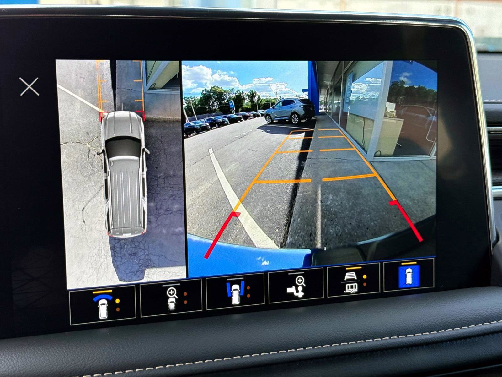 Certified 2023 GMC Yukon SLT w/ SLT Luxury Package image 17