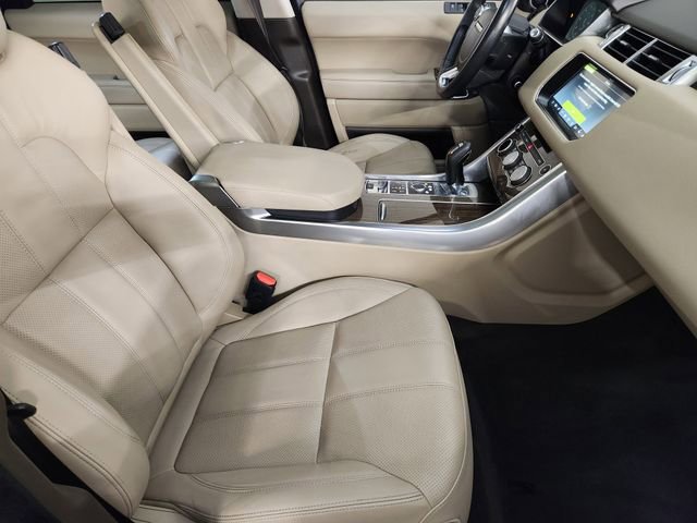 Used 2017 Land Rover Range Rover Sport SE AWD/4WD image 3