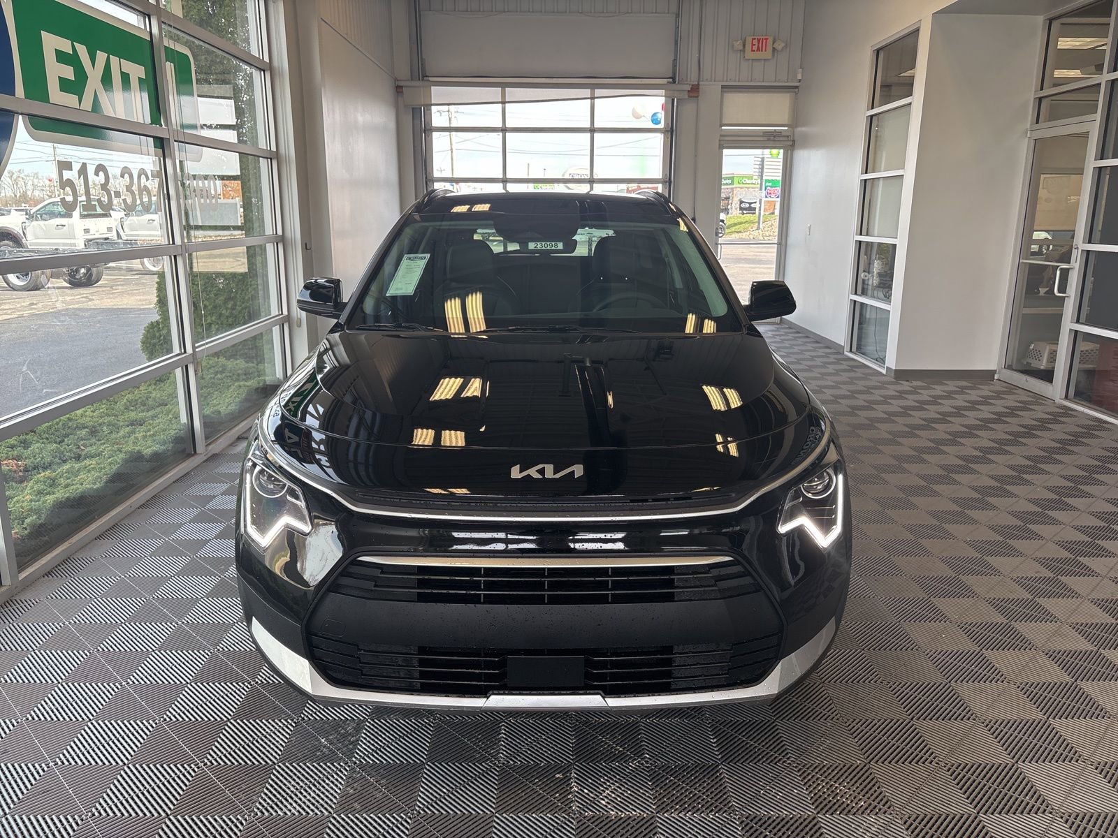 New 2025 Kia Niro EX image 2