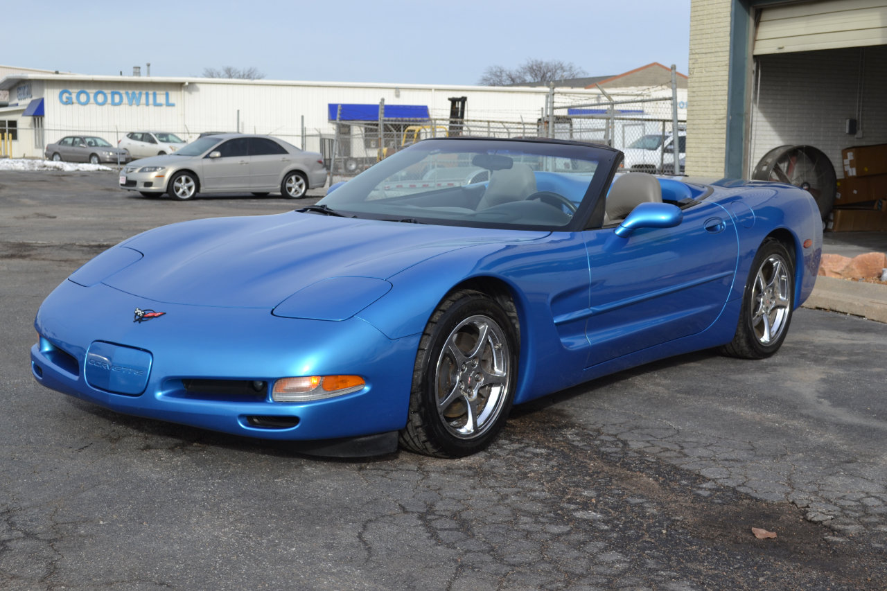 Used 2000 Chevrolet Corvette Convertible w/ Memory Pkg image 12