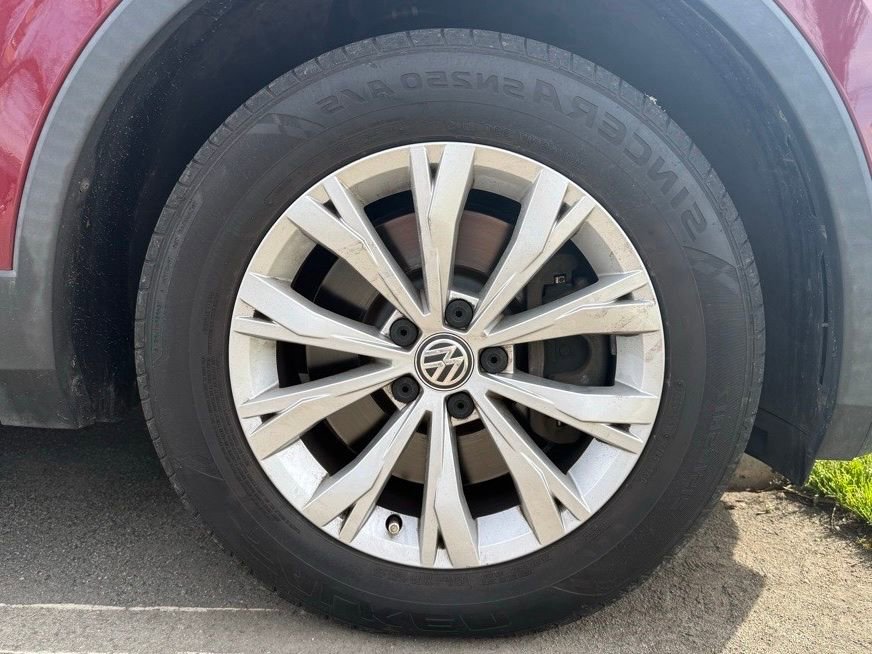 Used 2018 Volkswagen Tiguan SE image 13