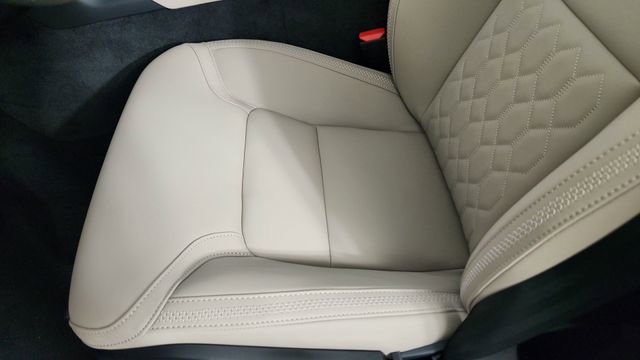 New 2026 Volvo XC90 B6 Plus w/ Protection Package Premier AWD/4WD image 13
