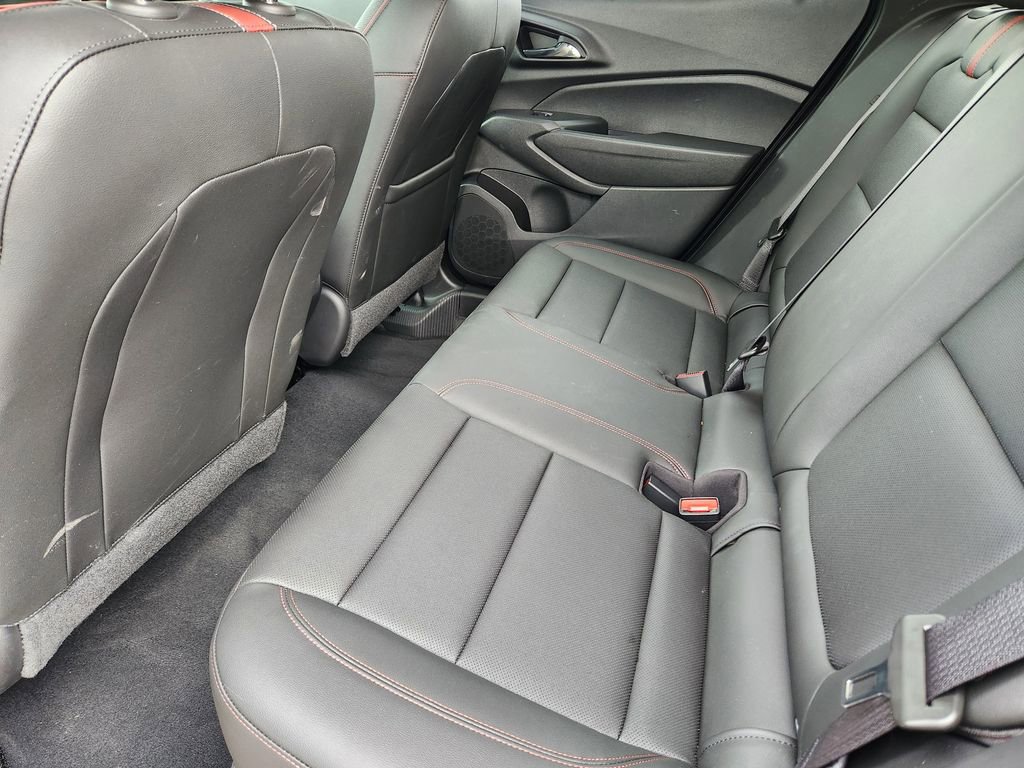 Certified 2025 Chevrolet Trax RS w/ Sunroof Package FWD image 31