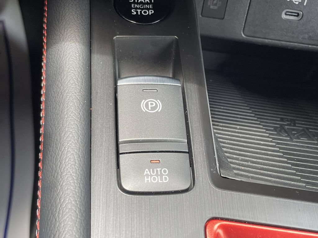Used 2025 Nissan Kicks SR FWD image 29