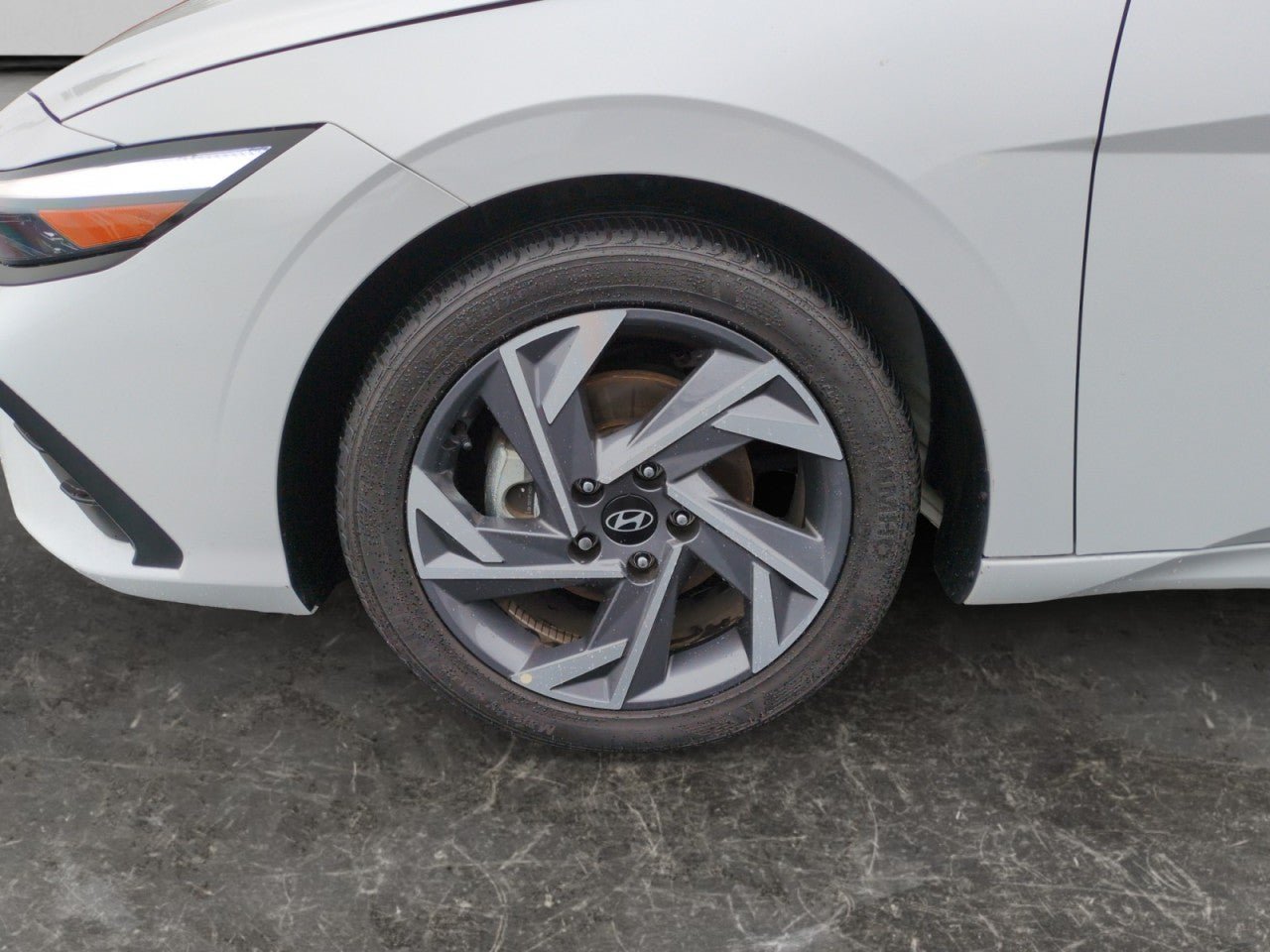 Used 2025 Hyundai Elantra Sport FWD image 9