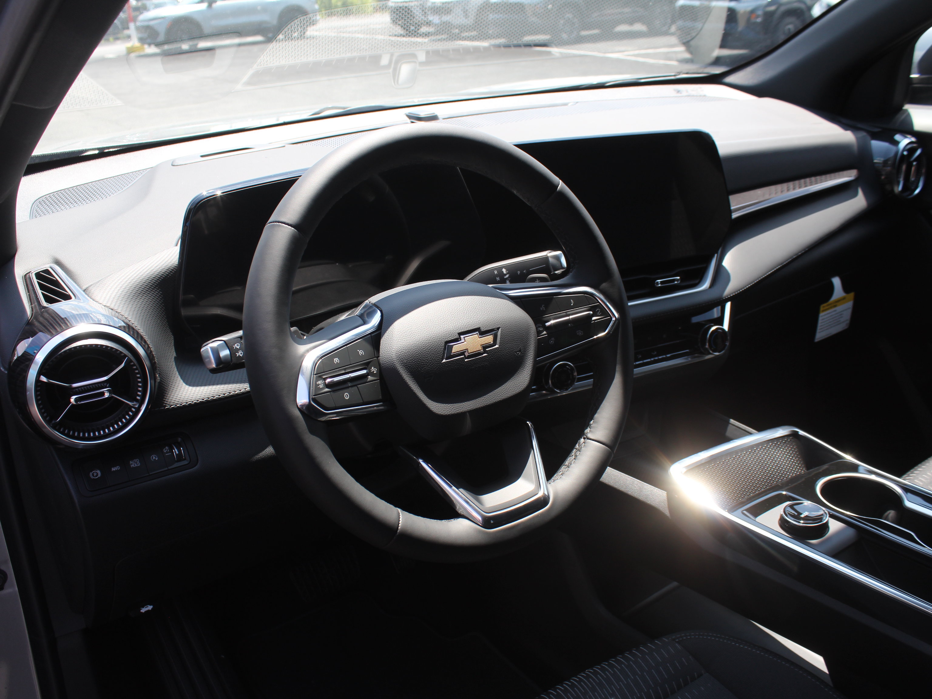 New 2027 Chevrolet Equinox LT w/ Safety and Technology Package AWD/4WD image 10