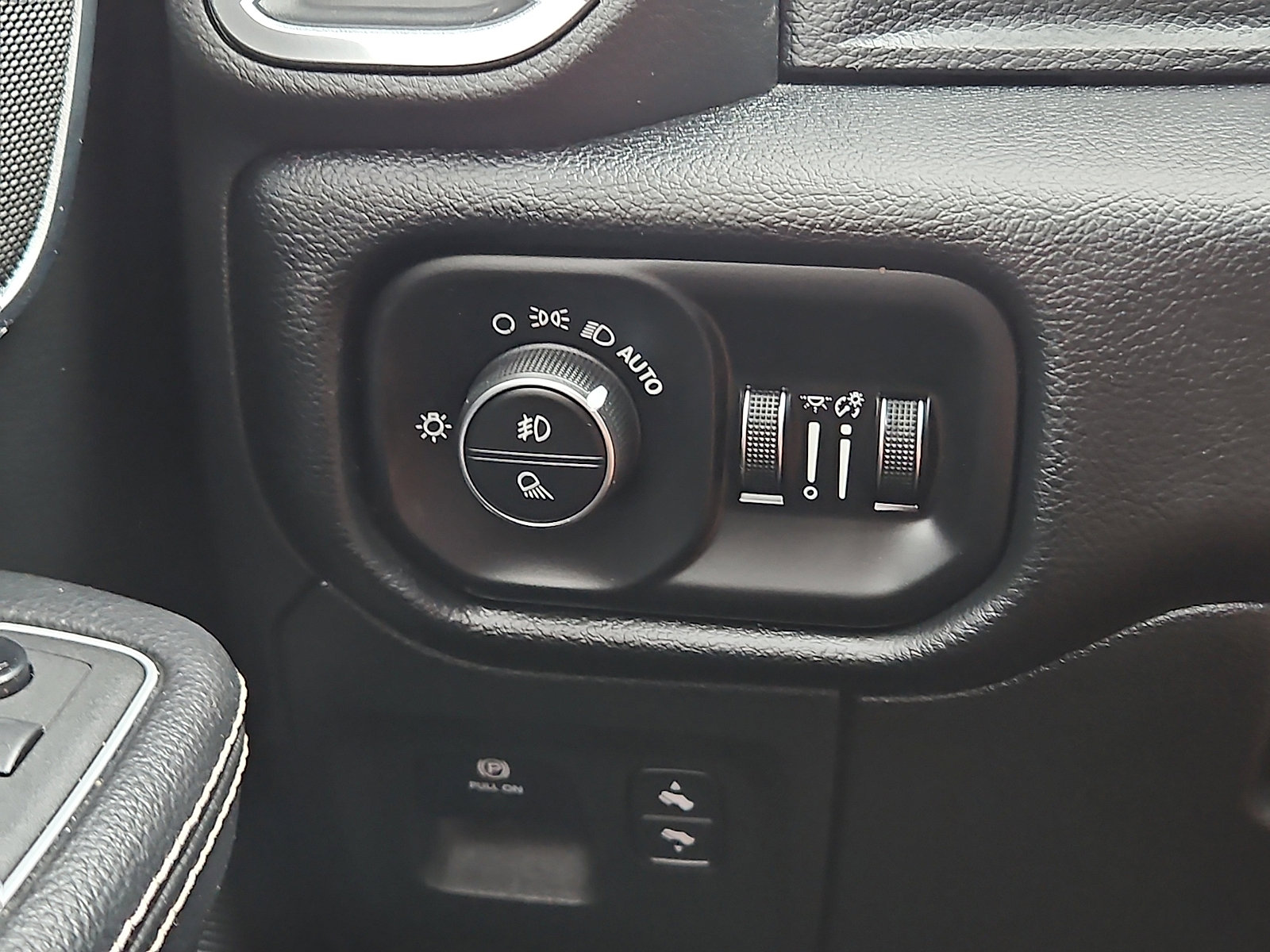Used 2021 RAM 1500 Laramie AWD/4WD image 25