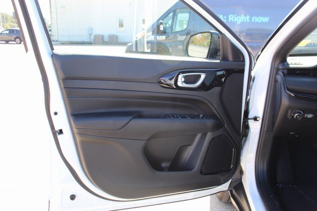 New 2026 Jeep Compass Limited image 8