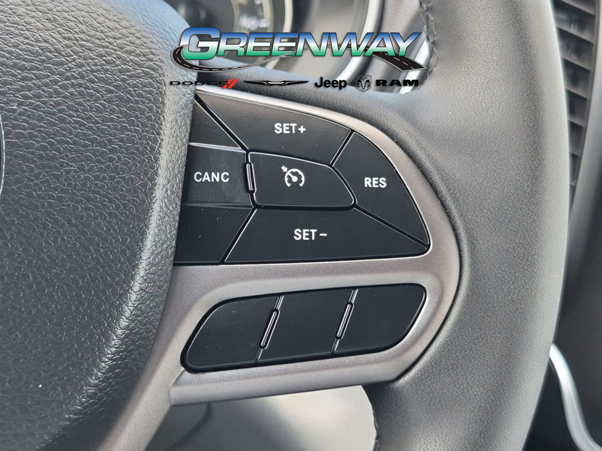 Used 2020 Jeep Cherokee Latitude Plus w/ Comfort/Convenience Group FWD image 10