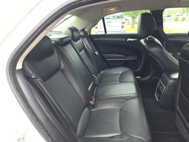 Used 2019 Chrysler 300 Touring w/ Quick Order Package 2EF RWD image 18